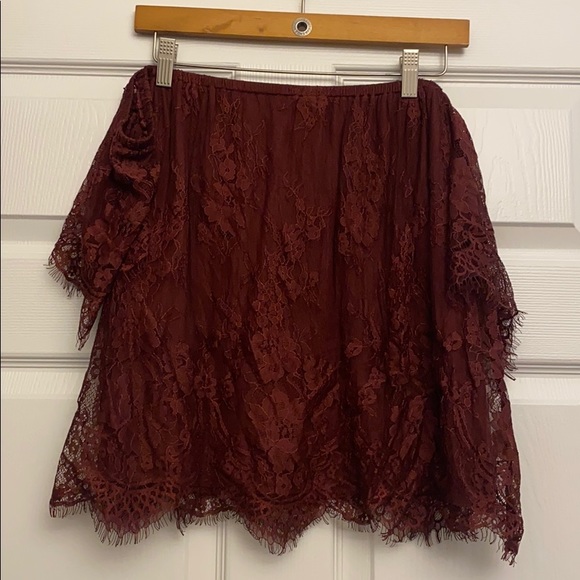 Off the Shoulder Crop Too - Picture 1 of 3